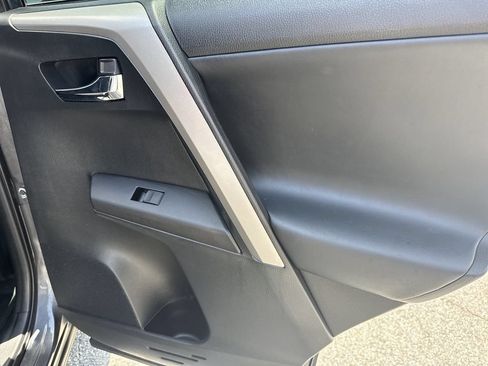 Used 2017 Toyota RAV4 XLE FWD image 16