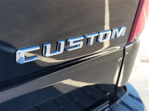 Used 2022 Chevrolet Silverado 1500 Custom image 10