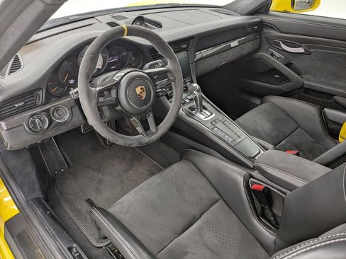 Certified 2019 Porsche 911 GT3 RS w/ Weissach Package image 4
