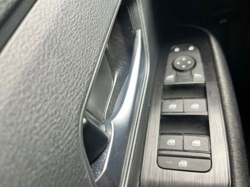 Certified 2025 Nissan Kicks SV w/ SV Premium Package image 23