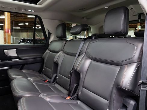 Used 2025 Ford Expedition Active AWD/4WD image 29