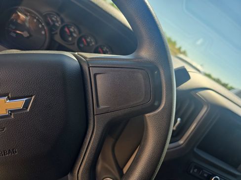Used 2023 Chevrolet Silverado 1500 Custom AWD/4WD image 19