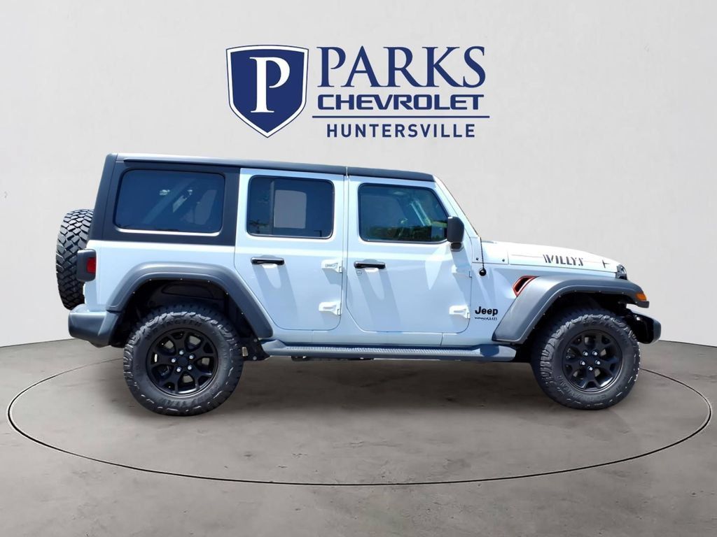 Used 2022 Jeep Wrangler Unlimited Sport AWD/4WD image 35
