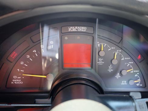 Used 1995 Chevrolet Corvette Convertible RWD image 11