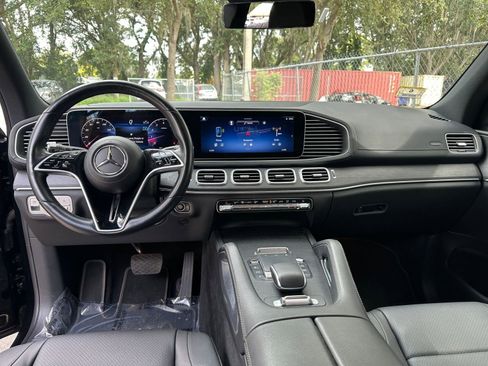 Used 2024 Mercedes-Benz GLS 450 4MATIC image 27