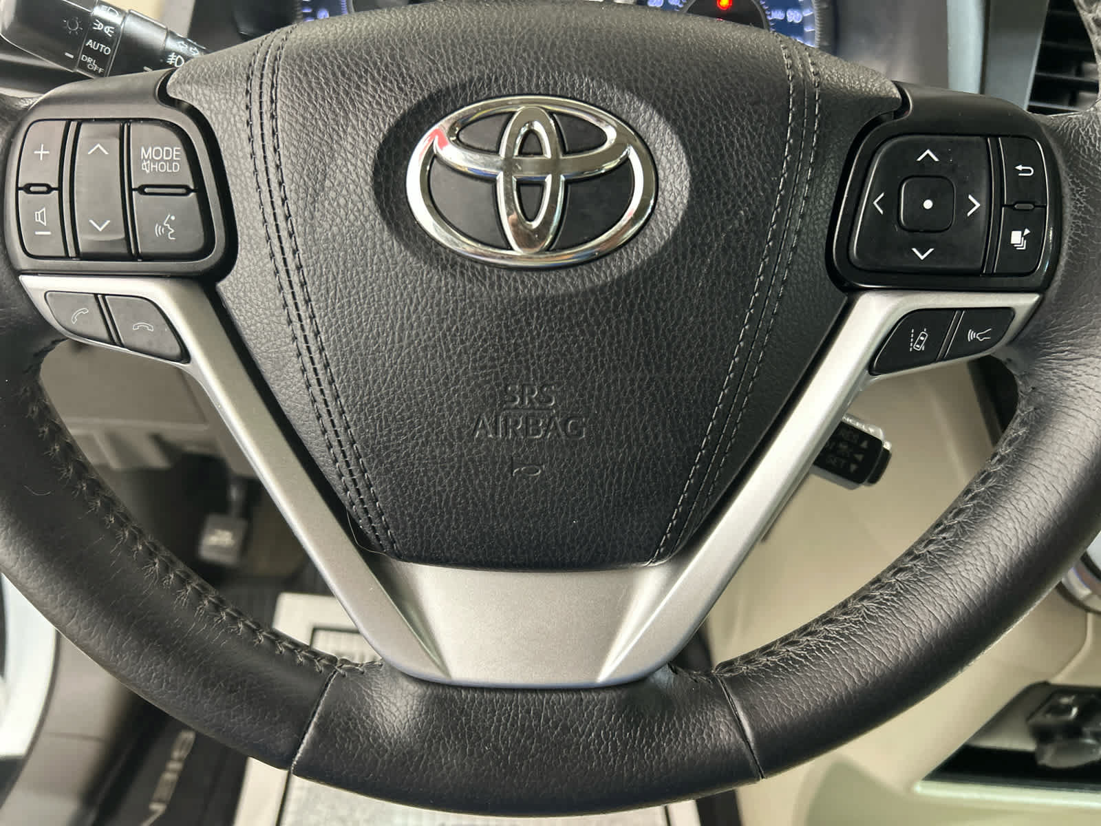 Used 2019 Toyota Sienna XLE FWD image 23