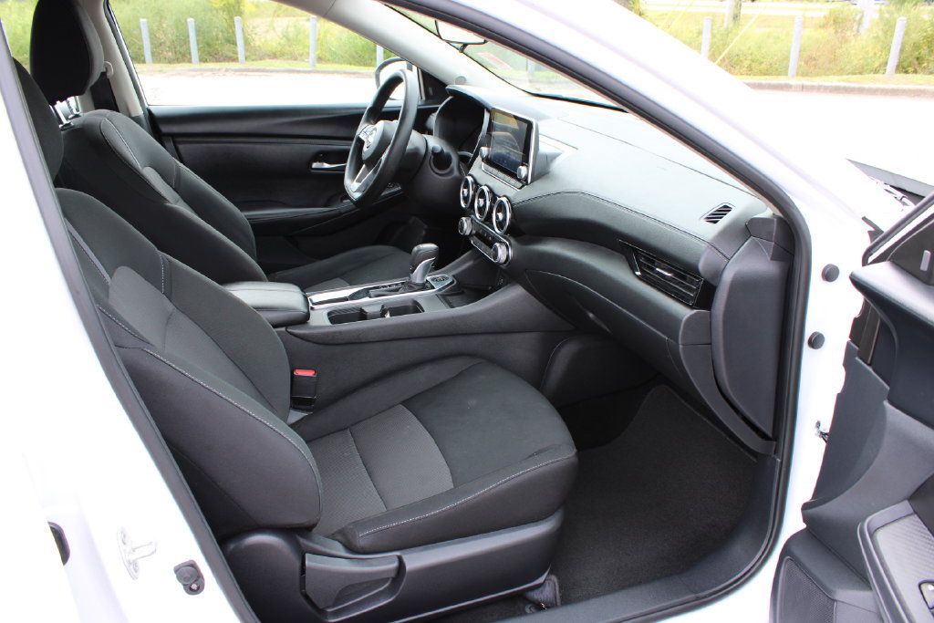 Used 2025 Nissan Sentra SV FWD image 13
