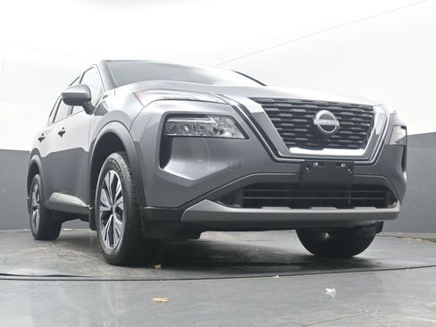 Certified 2023 Nissan Rogue SV image 24