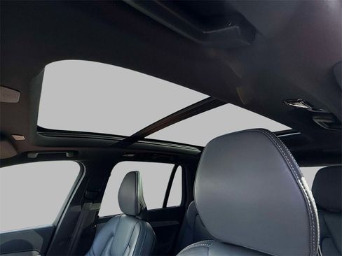 Used 2023 Volvo XC90 B6 Ultimate w/ Protection Package Premier image 24