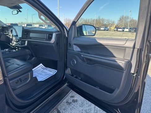 Used 2024 Ford Expedition XLT AWD/4WD image 17