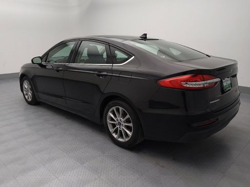 Used 2020 Ford Fusion SE image 3