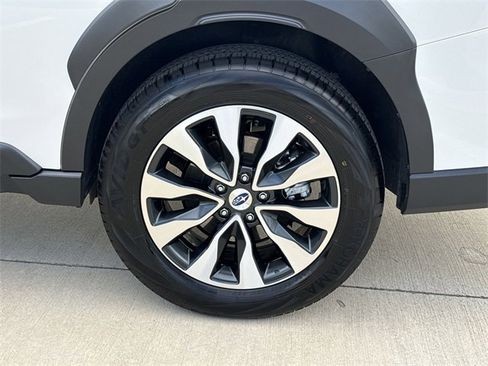 Certified 2025 Subaru Outback Limited image 12