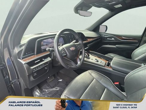 Used 2024 Cadillac Escalade ESV Premium Luxury AWD/4WD image 15