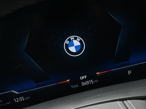 Certified 2025 BMW X7 xDrive40i w/ Executive Package image 37