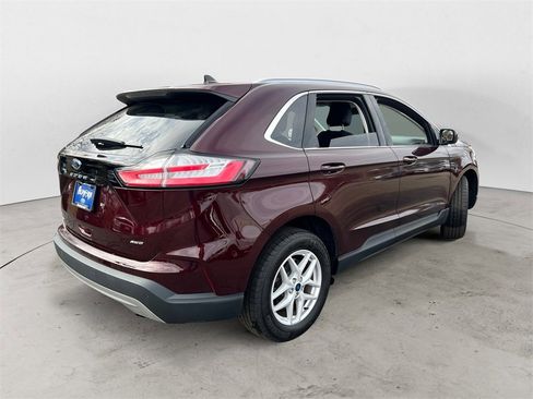 Used 2022 Ford Edge SEL w/ Convenience Package image 3
