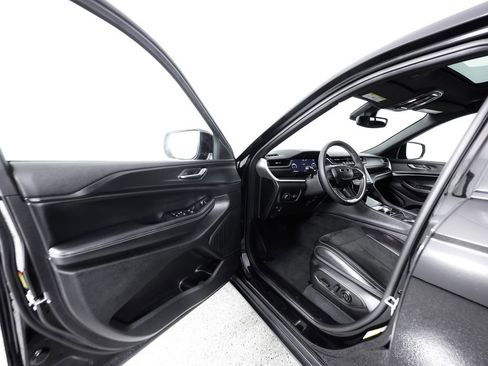 Used 2024 Jeep Grand Cherokee L Altitude AWD/4WD image 22