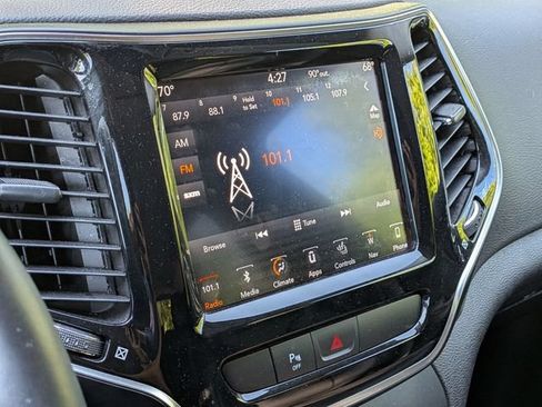 Used 2019 Jeep Cherokee Limited AWD/4WD image 22
