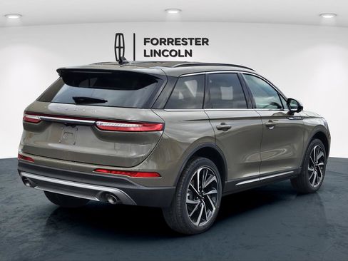 New 2026 Lincoln Corsair Reserve image 3