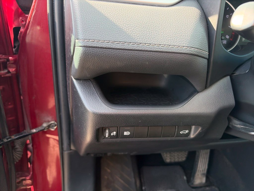Used 2022 Toyota RAV4 XLE w/ Convenience Package AWD/4WD image 18