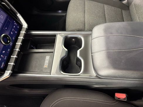 Used 2025 GMC Acadia Elevation image 31