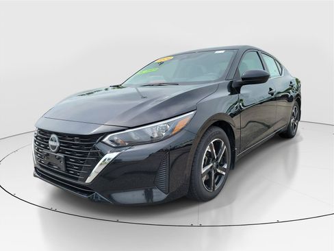 Used 2024 Nissan Sentra SV FWD image 2