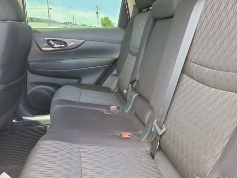Used 2020 Nissan Rogue S FWD image 10