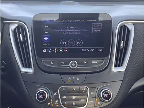 Used 2024 Chevrolet Malibu LT image 19