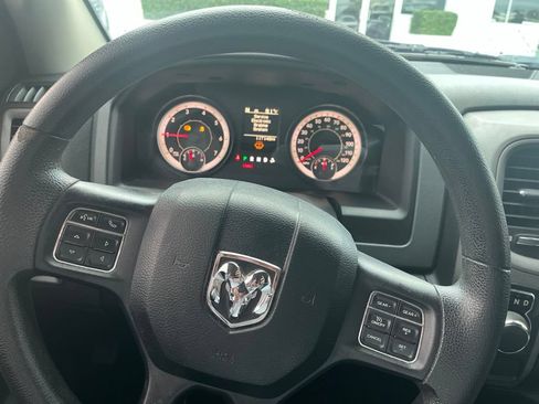 Used 2016 RAM 1500 Express RWD image 17