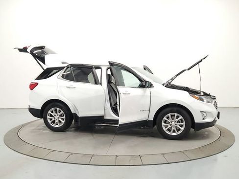 Used 2021 Chevrolet Equinox LT image 16