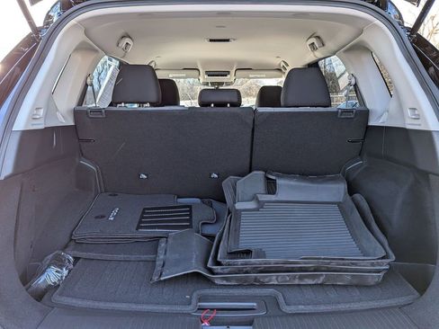 Used 2023 Nissan Rogue SV image 18