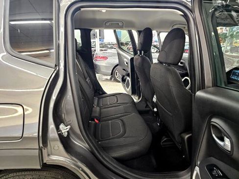 Used 2019 Jeep Renegade Latitude image 12