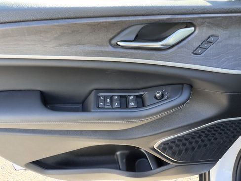 New 2026 Jeep Grand Cherokee Limited w/ Limited Altitude Package image 9