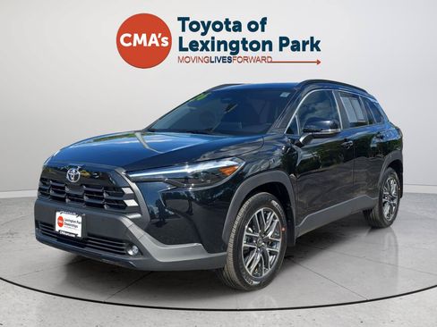 Used 2026 Toyota Corolla Cross XLE w/ Convenience Package AWD/4WD image 3
