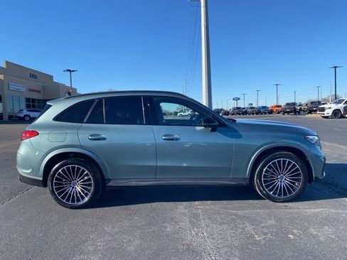 Used 2025 Mercedes-Benz GLC 300 4MATIC image 9