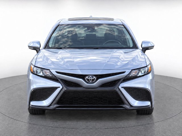 Used 2024 Toyota Camry SE w/ Cold Weather Package FWD image 5