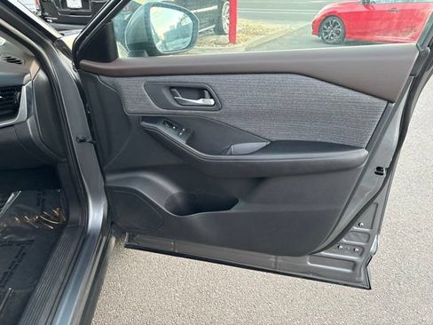 Used 2021 Nissan Rogue SV AWD/4WD image 18