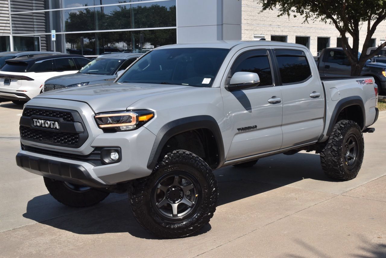 Used 2020 Toyota Tacoma TRD Off-Road AWD/4WD image 40