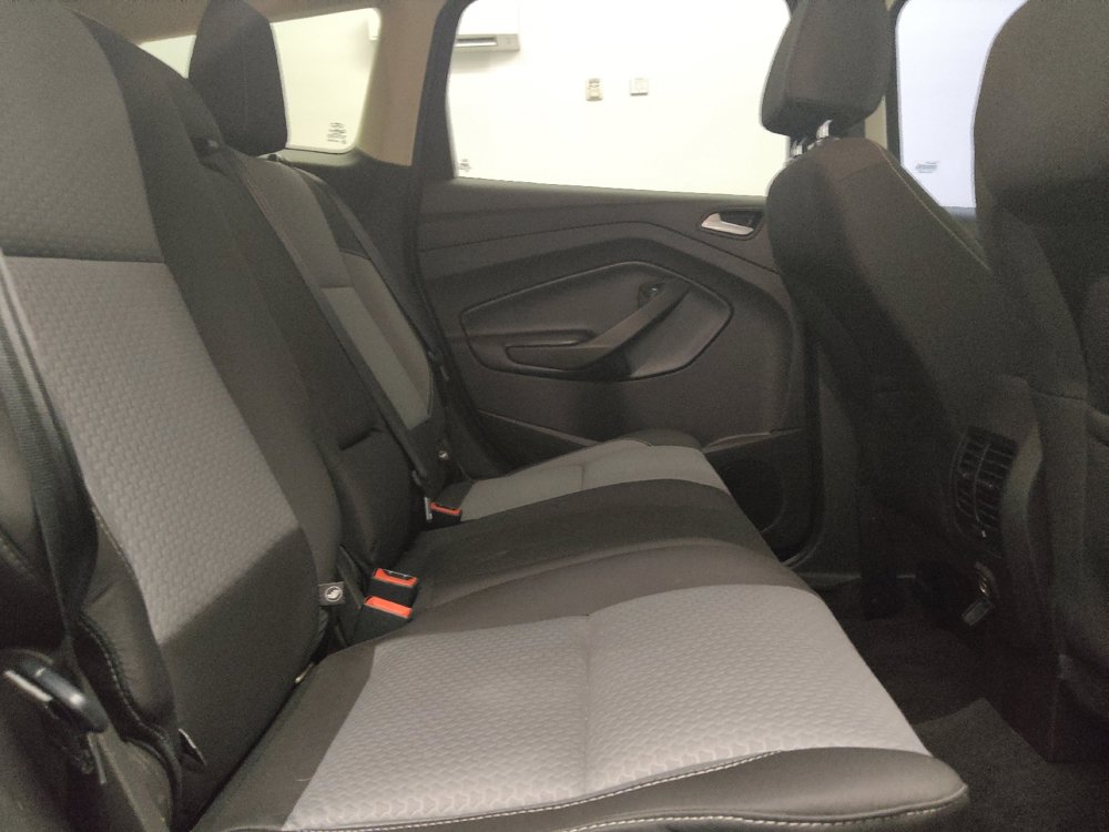 Used 2017 Ford Escape SE FWD image 19