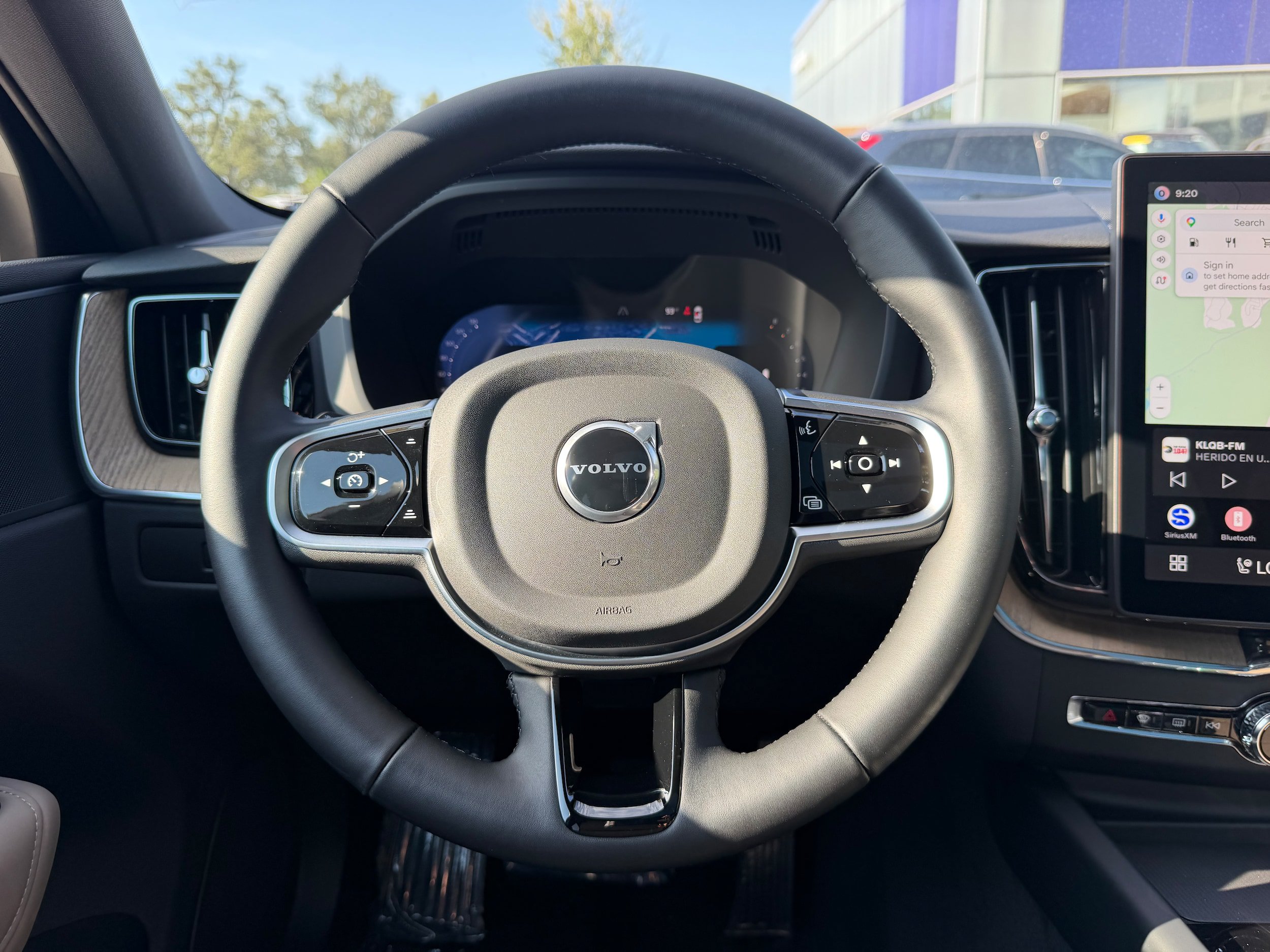 Certified 2026 Volvo XC60 B5 Plus w/ Climate Package PRO AWD/4WD image 17