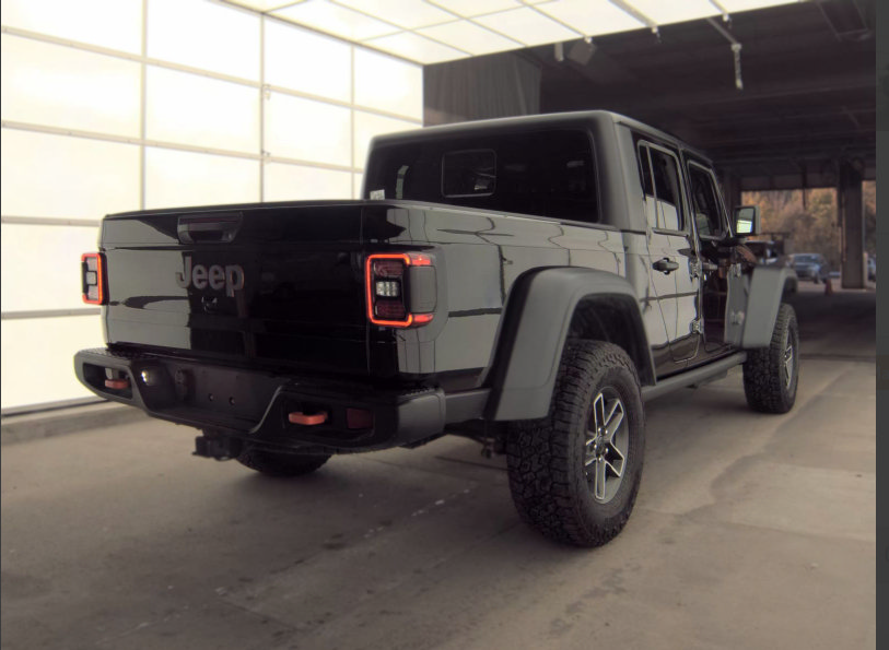 Used 2026 Jeep Gladiator Mojave AWD/4WD image 3