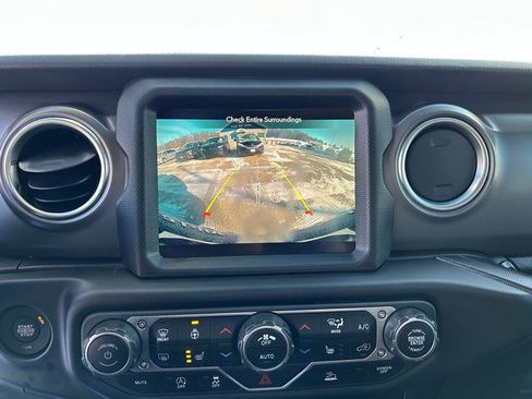 Used 2023 Jeep Wrangler Unlimited Rubicon w/ Steel Bumper Group image 13