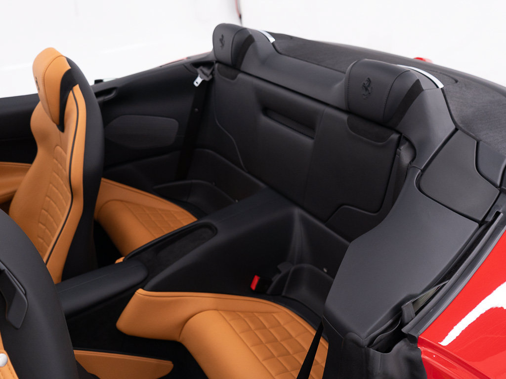 Used 2025 Ferrari Roma Spider RWD image 28