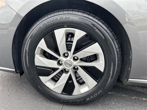 Used 2024 Nissan Altima 2.5 S image 25