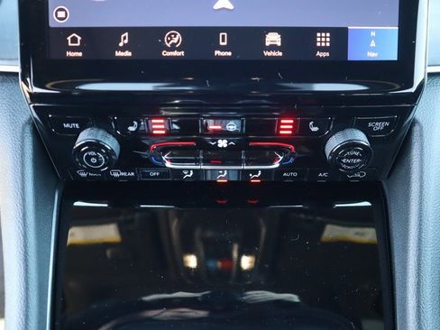 New 2025 Jeep Grand Cherokee Limited image 8