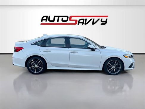 Used 2023 Honda Civic Touring image 8