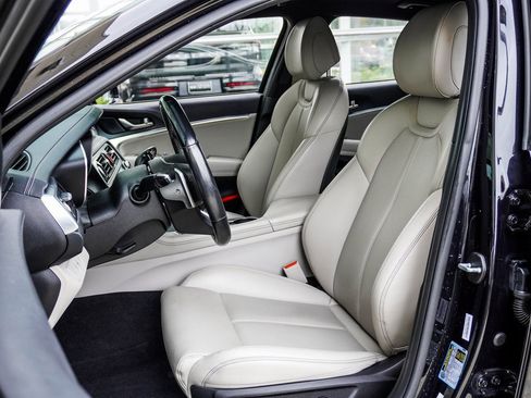 Used 2022 Genesis G70 2.0T image 23