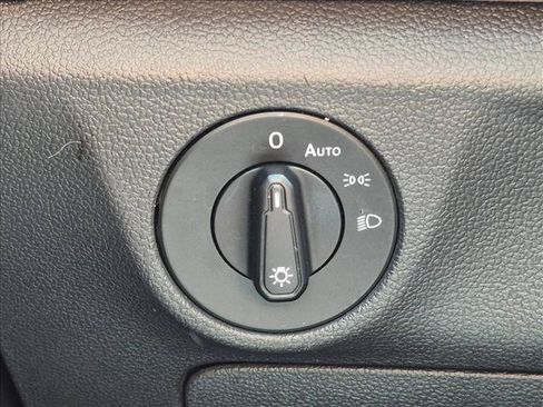 Used 2019 Volkswagen Jetta SE FWD image 15