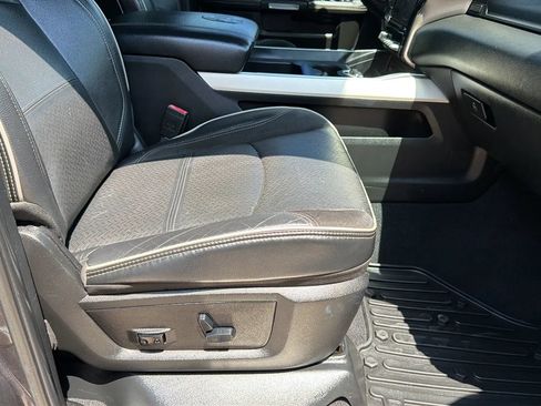 Used 2019 RAM 2500 Laramie AWD/4WD image 16