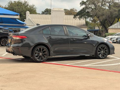 Used 2023 Toyota Corolla SE image 4