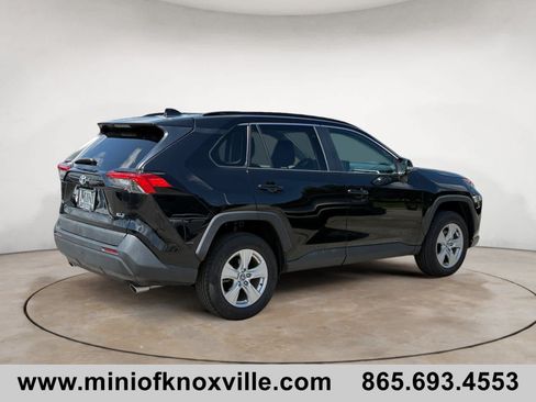 Used 2020 Toyota RAV4 XLE FWD image 3
